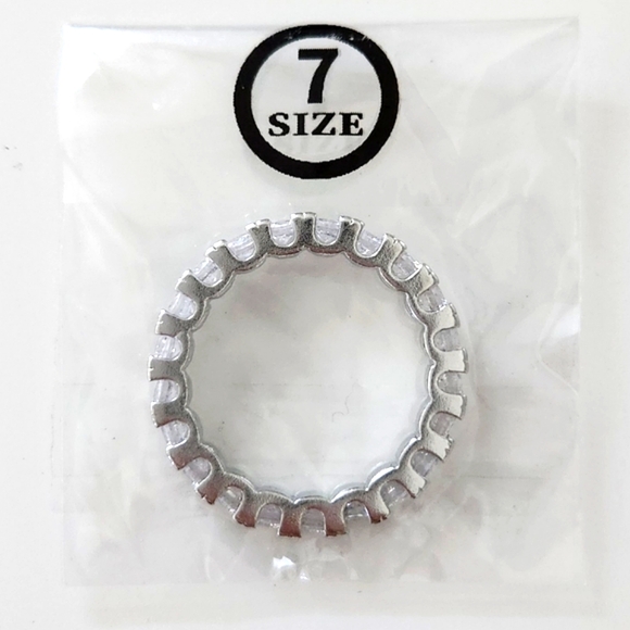 New in Package Cubic Zirconia Ring - Picture 6 of 6
